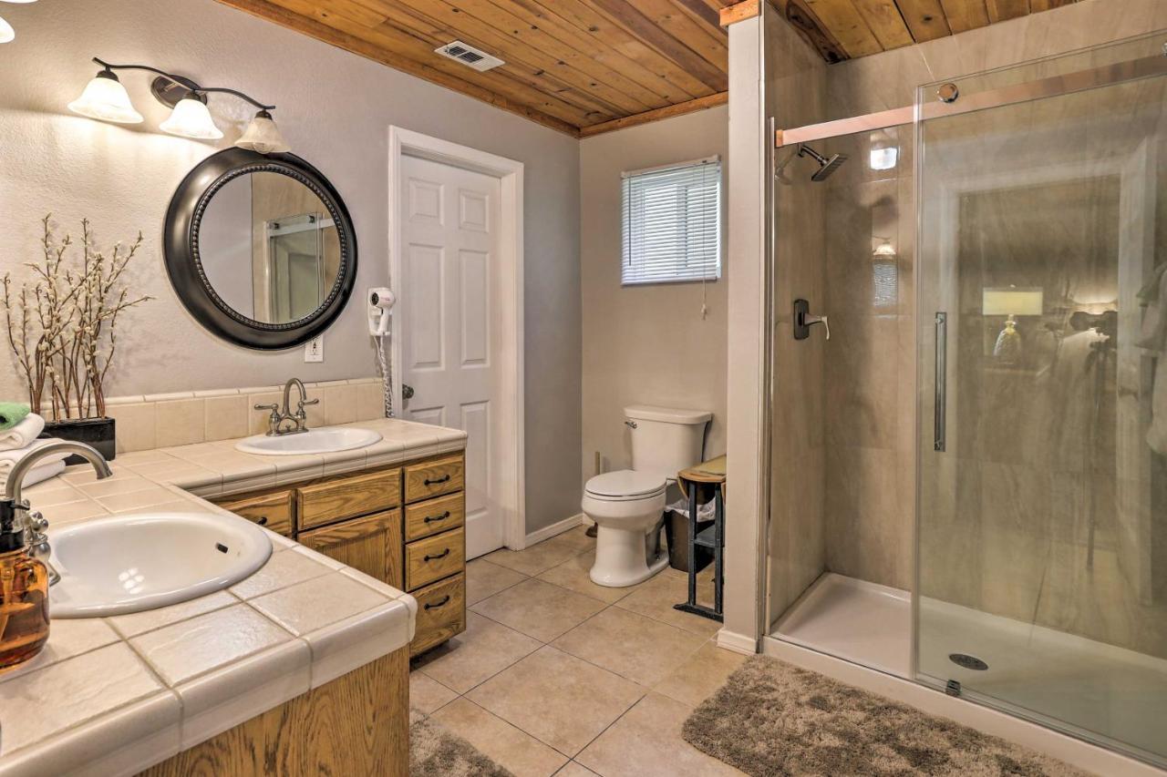 Remodeled Crestline Retreat Walk To Lake Gregory! Buitenkant foto
