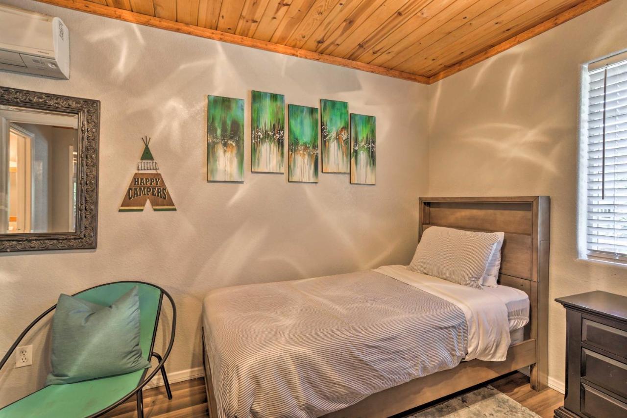 Remodeled Crestline Retreat Walk To Lake Gregory! Buitenkant foto