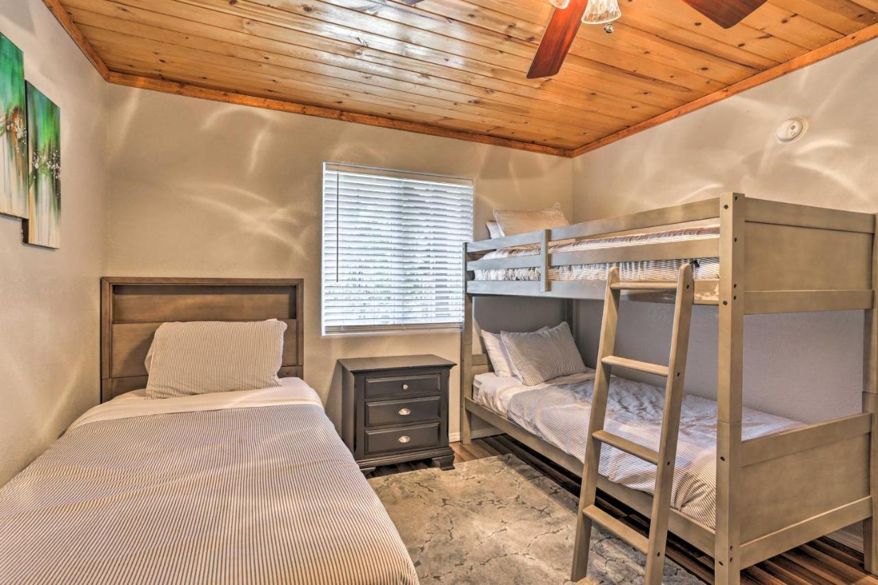 Remodeled Crestline Retreat Walk To Lake Gregory! Buitenkant foto