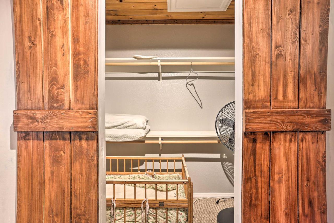 Remodeled Crestline Retreat Walk To Lake Gregory! Buitenkant foto