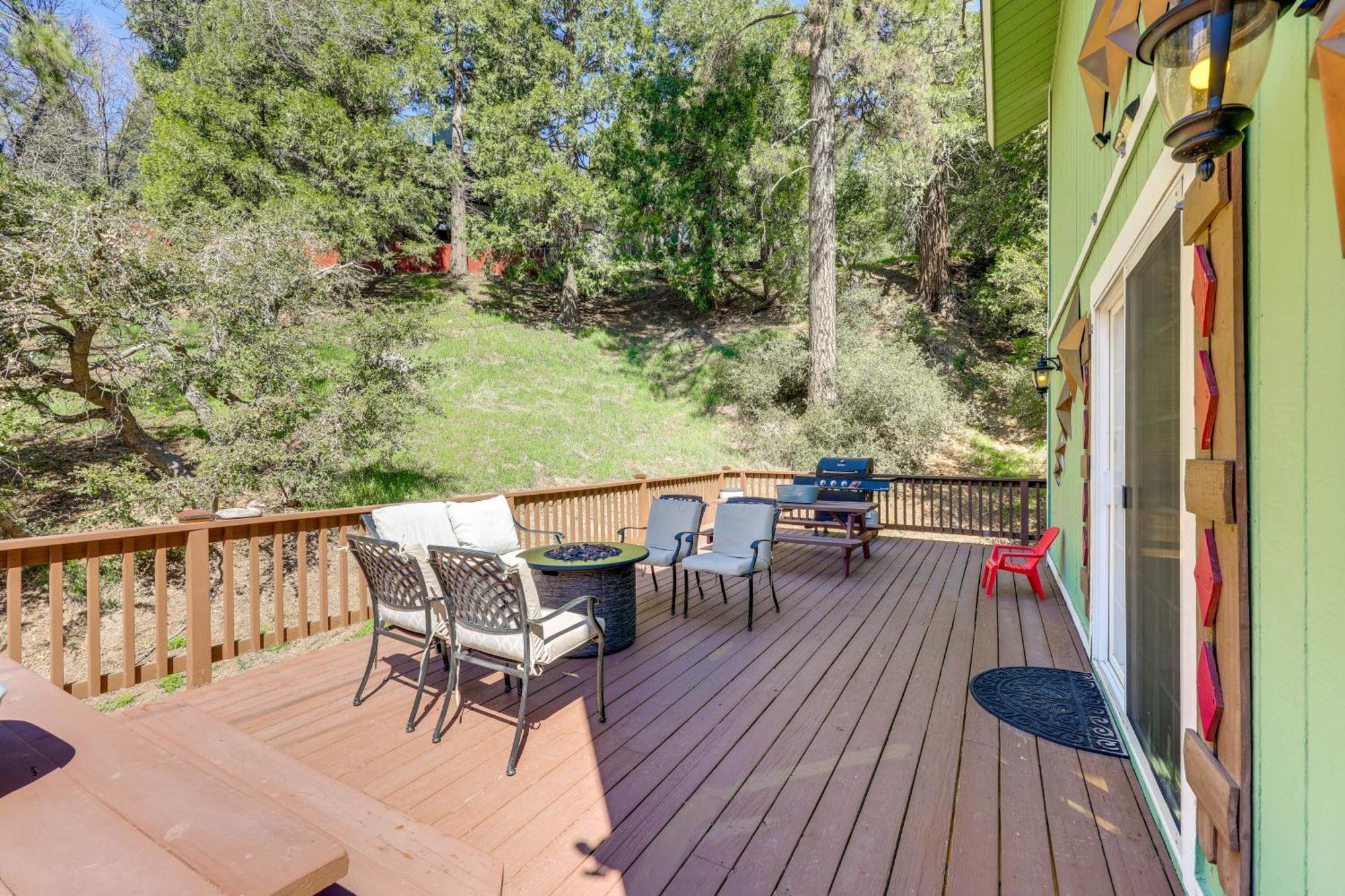 Remodeled Crestline Retreat Walk To Lake Gregory! Buitenkant foto